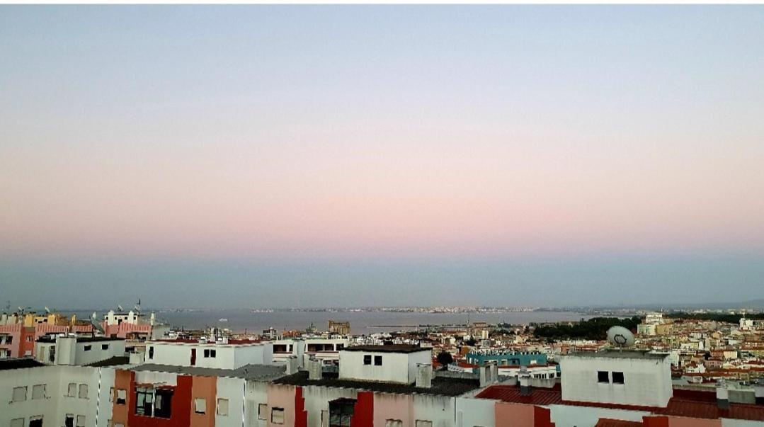 River View & Close To The Beach - Quarto Em Almada Exteriör bild
