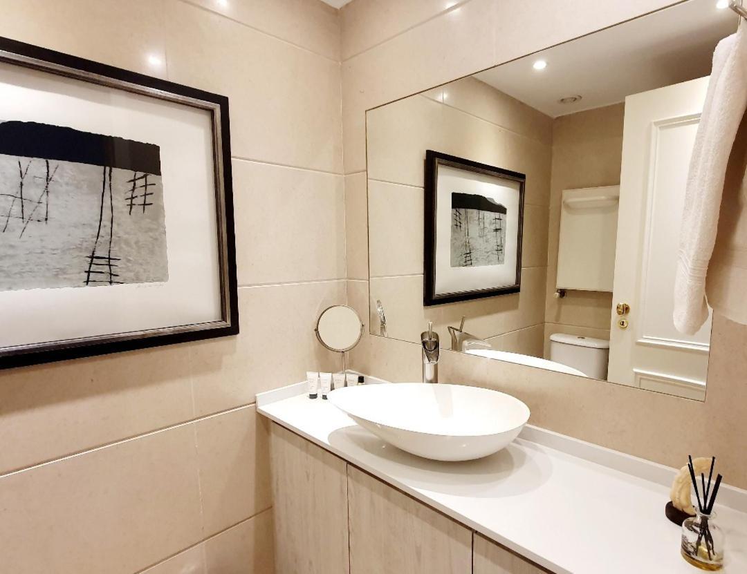 River View & Close To The Beach - Quarto Em Almada Exteriör bild